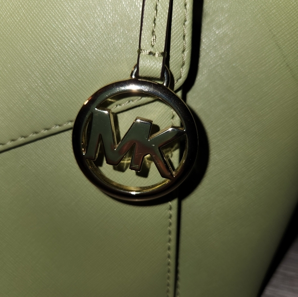 MICHEAL KORS LARGE TOTE - Picture 3 of 8